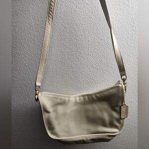 Vintage 1990s coach shoulder bag